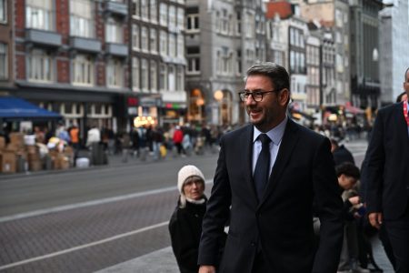 ΠαΣοΚ: Όλα όσα έγιναν στο Άμστερνταμ – Tο παρασκήνιο