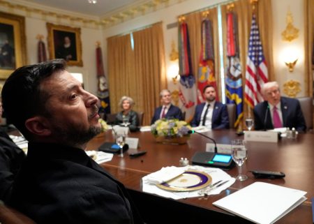 Πόλεμος στην Ουκρανία: Το Ντονμπάς «επί πίνακι» στον Πούτιν, ζήτησε ο Τραμπ από Ζελένσκι