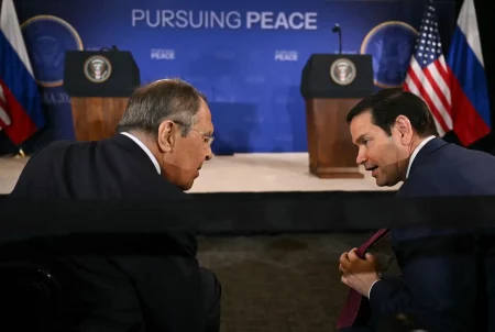 Λαβρόφ και Ρούμπιο συζήτησαν τα «επόμενα βήματα» για τον τερματισμού του πολέμου στην Ουκρανία