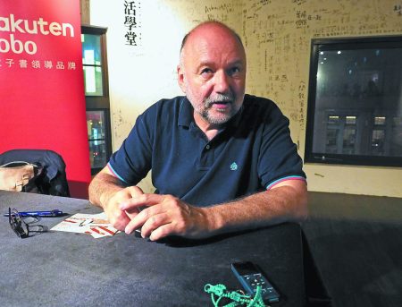 Αντρέι Κουρκόφ: Το κομμένο αφτί που ακούει ακόμη