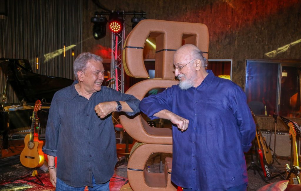 Ο Διονύσης Σαββόπουλος στο «Σπίτι με το MEGA» – Οι αφηγήσεις και οι ιστορίες πίσω από τα τραγούδια