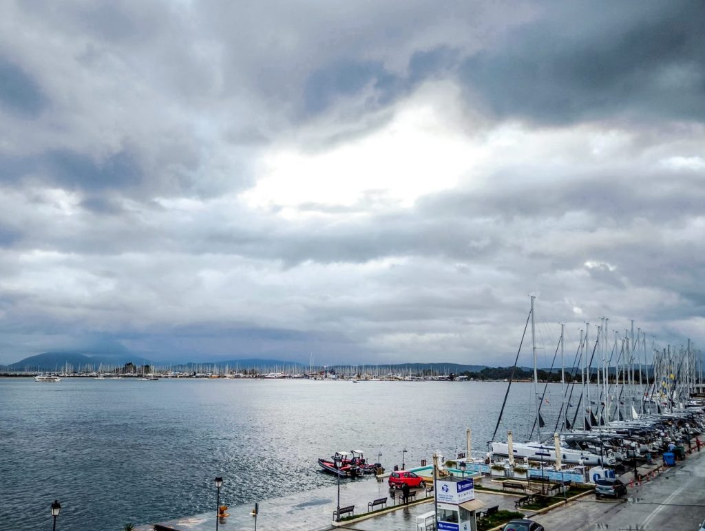 Καιρός: 48ωρη κακοκαιρία με έντονες βροχές και καταιγίδες – Σε ποιες περιοχές