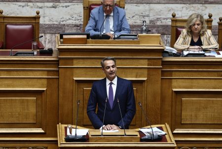 Βουλή: Τι απάντησε ο Μητσοτάκης στον Ανδρουλάκη για την ακρίβεια – Τι είπε για ενοίκια, ΦΠΑ