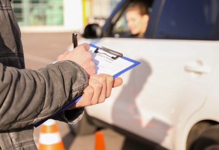 Νέοι ευρωπαϊκοί κανόνες για τις άδειες οδήγησης – Τι αλλάζει