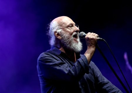 Ο πολιτικός κόσμος αποχαιρετά τον Διονύση Σαββόπουλο