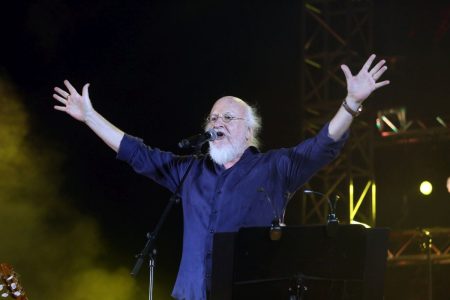 Πέθανε ο Διονύσης Σαββόπουλος