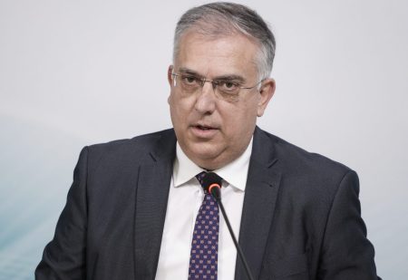 Συναγερμός για καύσιμα και επάρκεια: Ουρές στα βενζινάδικα, ο κρίσιμος Απρίλιος