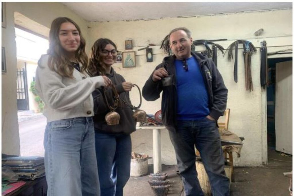 «GPS» με σίδερο, φωτιά, σφυρί και αμόνι