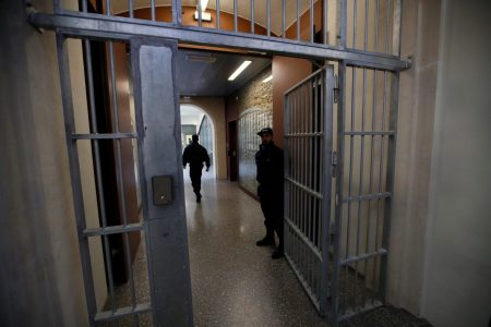 Νικολά Σαρκοζί: Απειλές με το «καλωσόρισες» στη φυλακή – Πώς πέρασε η πρώτη νύχτα