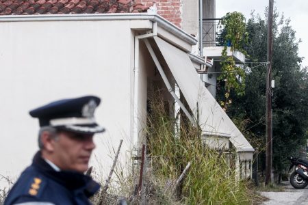 Τρίκαλα: «Η μητέρα μου με εξέθετε με τη συμπεριφορά της» – Τι ισχυρίστηκε ο 18χρονος μητροκτόνος