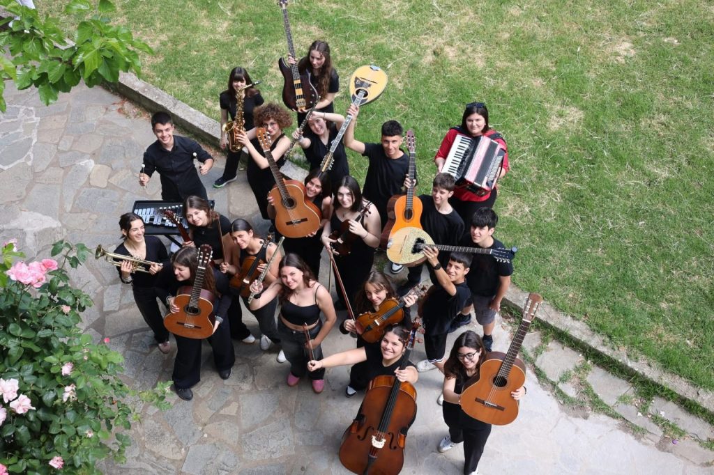 Ενα σχολείο, δύο κόσμοι!