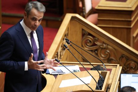 Προβάδισμα Μητσοτάκη στους κεντρώους ψηφοφόρους