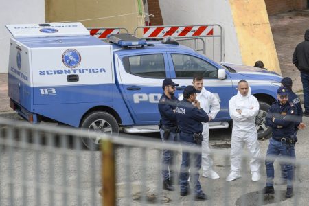 Γυναικοκτονία στο Μιλάνο: Μαχαίρωσε θανάσιμα την πρώην σύζυγό του κάτω από το σπίτι της