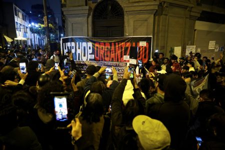 Από το TikTok στις πλατείες: Η παγκόσμια επανάσταση της Gen Z από το Βελιγράδι έως το Κατμαντού