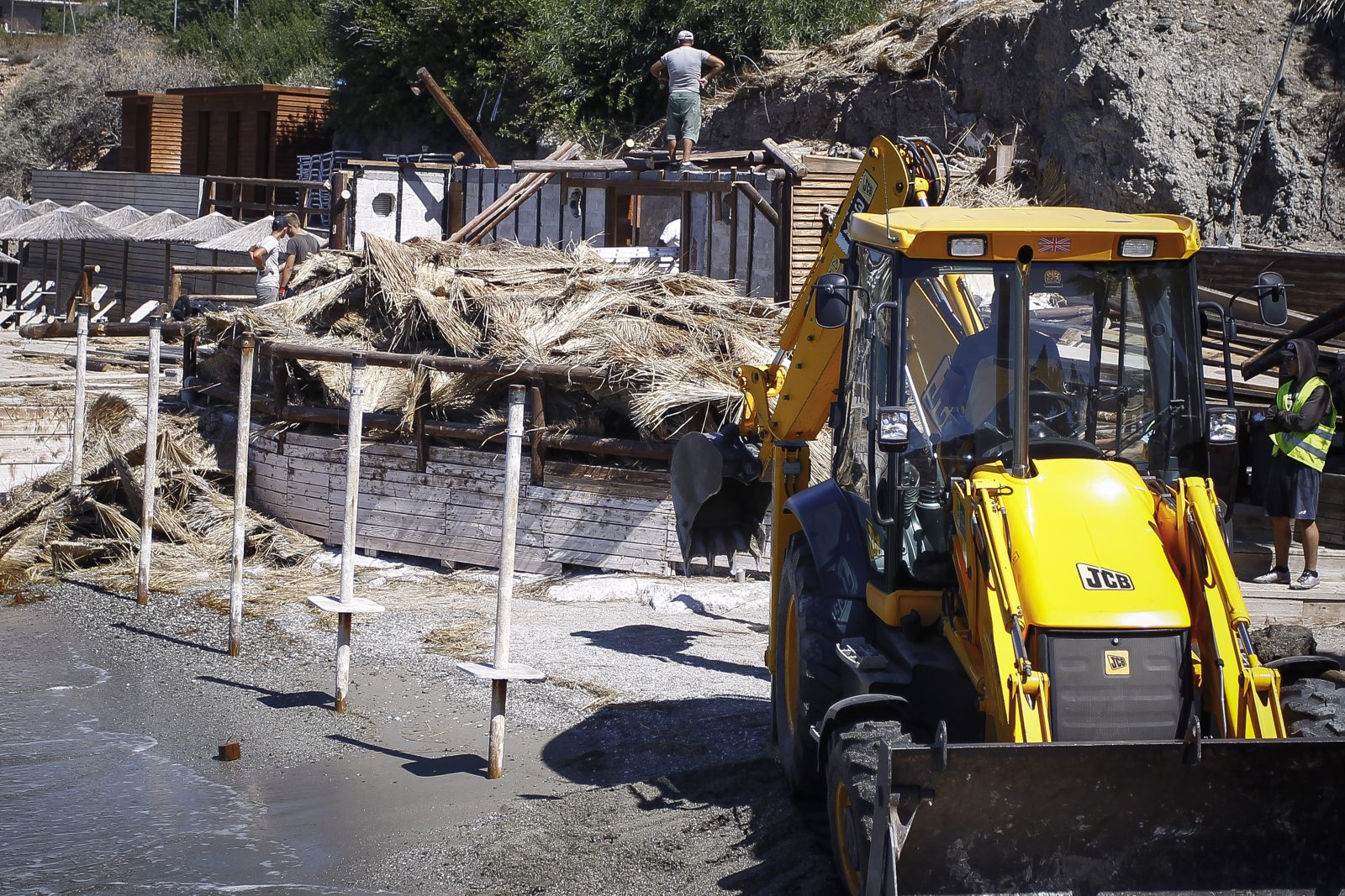 Ανίκητα αυθαίρετα στην Αττική: Γιατί δεν τα γκρεμίζει κανείς;