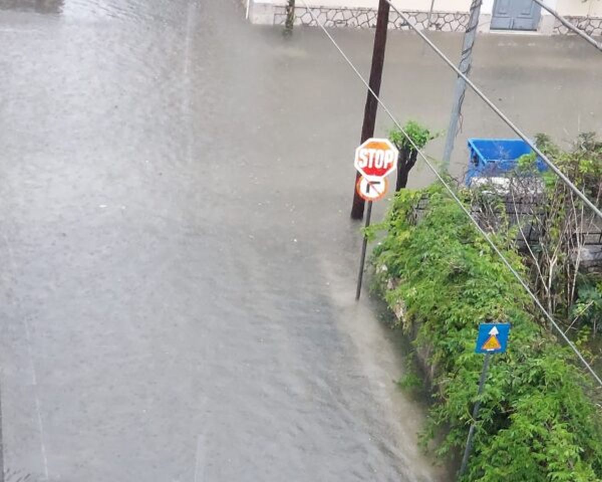 Πλημμύρισε το Μεσολόγγι – Κλειστά αύριο τα σχολεία