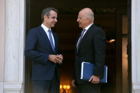 Αγνωστος Στρατιώτης: Το ρήγμα που έφερε πολλά «γαλάζια» Ρίχτερ