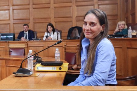 Τυχεροπούλου: Κατήγγειλε απειλές, πιέσεις και εξευτελισμούς