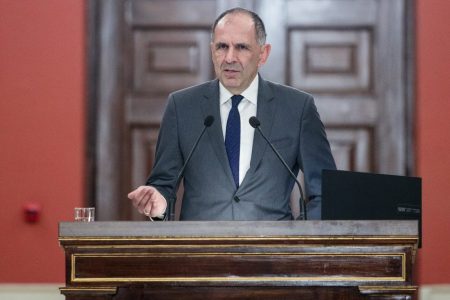Γεραπετρίτης: «Θα έρθει και η επέκταση των χωρικών υδάτων» – Πυρά από την αντιπολίτευση