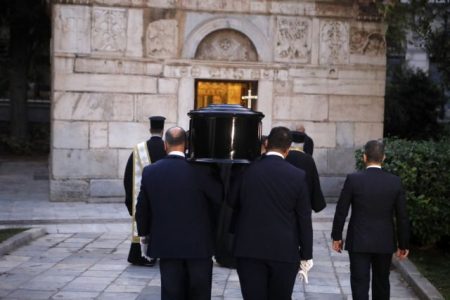 Κηδεία Σαββόπουλου: Κλειστοί δρόμοι στην Αθήνα, οι κυκλοφοριακές ρυθμίσεις