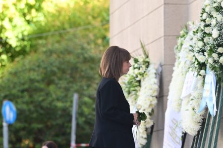 Επικήδειος Σακελλαροπούλου για Σαββόπουλο: «Η μνήμη σου θα ζει σε κάθε νότα και σε κάθε λέξη που μας άφησες»