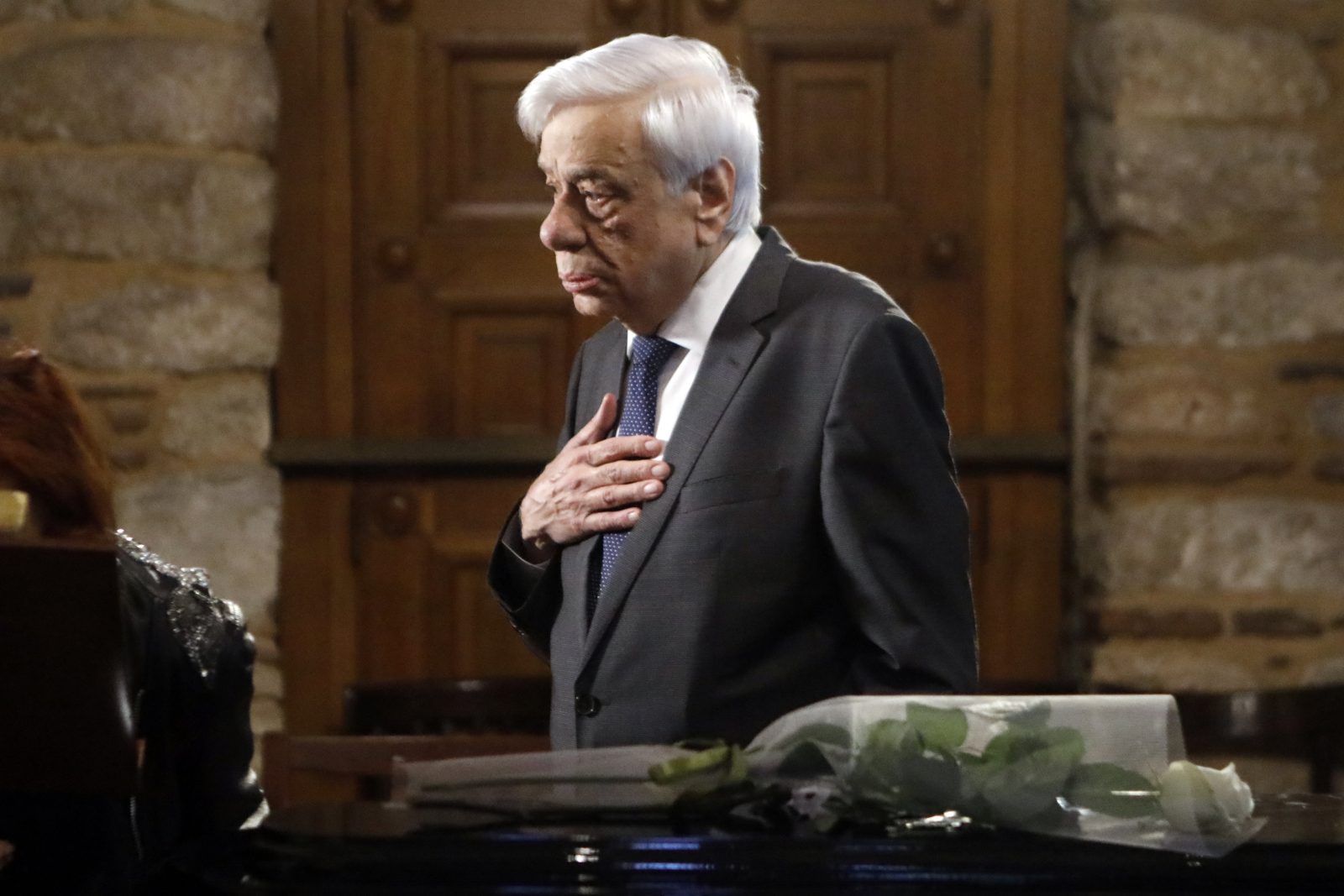 Το τελευταίο αντίο στον Διονύση Σαββόπουλο: Οι πρώτες δηλώσεις από το λαϊκό προσκύνημα