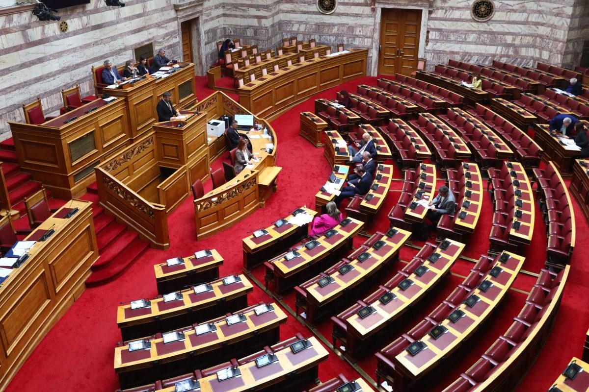 Γιατί η κυβέρνηση είναι δημοσκοπικά στάσιμη;