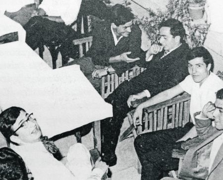 Το φουλάρι και η γραβάτα