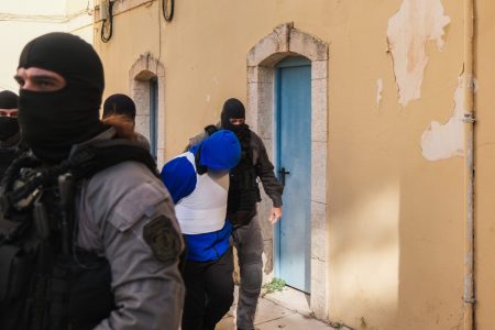 Δολοφονία στα Χανιά: Ενώπιον των Αρχών ο 23χρονος – Φόβοι για νέα βεντέτα στο Έλος