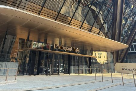 JPMorgan Chase: Το «κλουβί» των 3 δισ. δολαρίων που θα φέρει το τέλος της τηλεργασίας