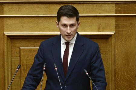 Χρηστίδης: Οι χαρακτηρισμοί που ακούστηκαν προσβάλλουν τη Βουλή και ναρκοθετούν τη Δημοκρατία