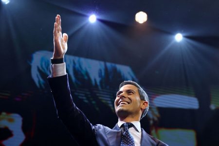 Ρομπ Γιέτεν: Ποιος είναι ο πολιτικός που αναμένεται να γίνει ο πρώτος ανοιχτά γκέι πρωθυπουργός της Ολλανδίας