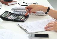 Φορολογικό νομοσχέδιο: Τι αλλάζει σε φόρους, μισθώματα ακινήτων και τεκμήρια