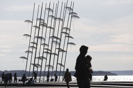 Θεσσαλονίκη: Ξηλώνονται για επισκευή 13 από τις «Ομπρέλες»