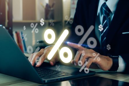 Η μεγάλη επιστροφή στα αμοιβαία κεφάλαια: Εισροές 12,58 δισ. ευρώ από τις αρχές του 2023