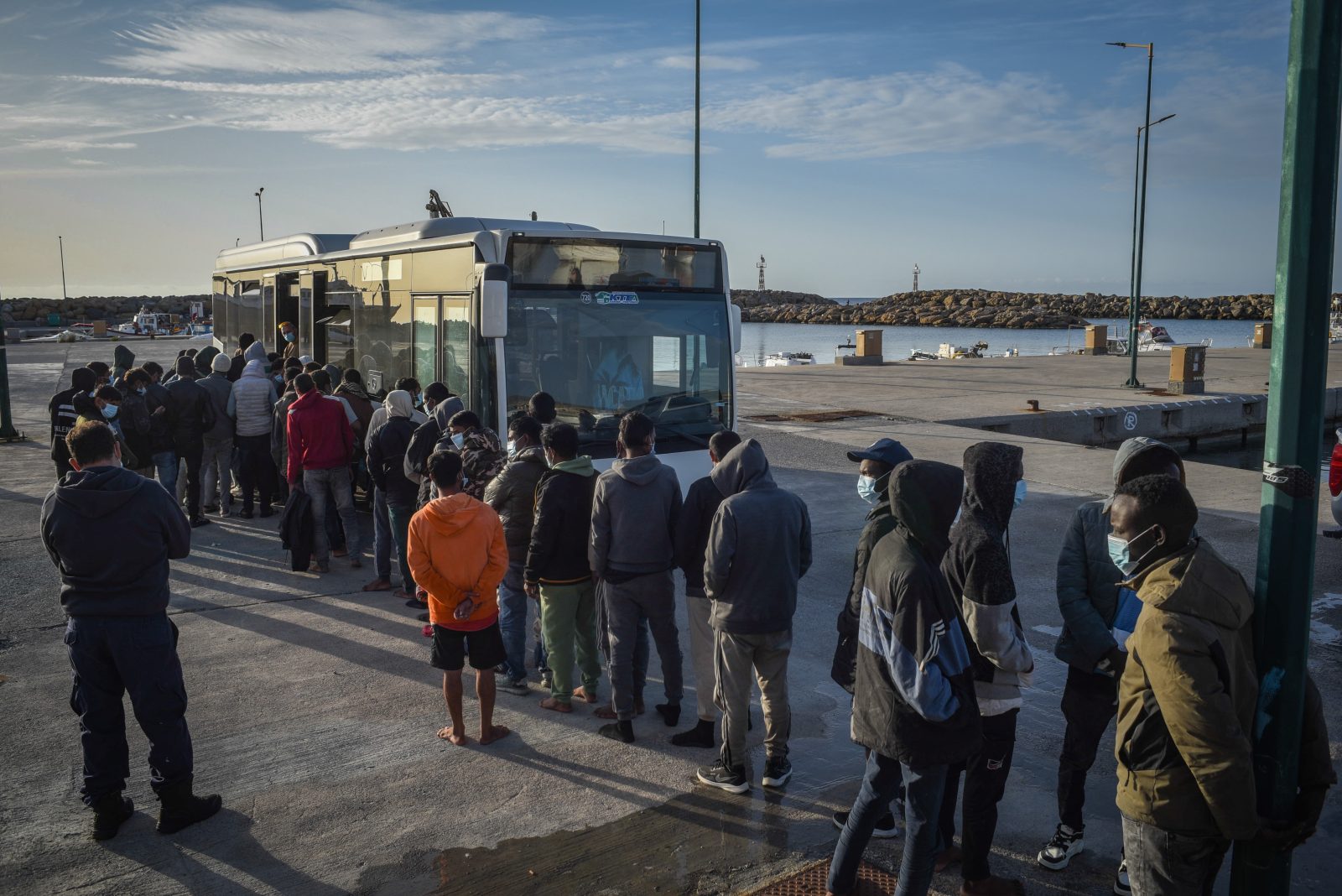 Μεταναστευτικό – Κρήτη: «Πέντε άτομα φροντίζουμε έως 1.200 μετανάστες»