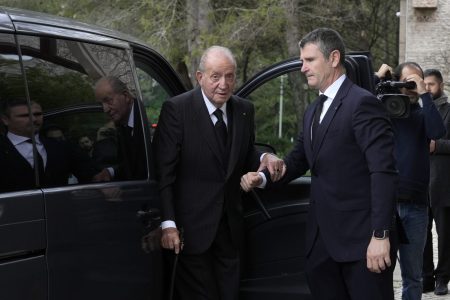 Ο τέως βασιλιάς της Ισπανίας «χτυπά» από τα ΗΑΕ – Εκδίδει τα απομνημονεύματα των σκανδάλων του