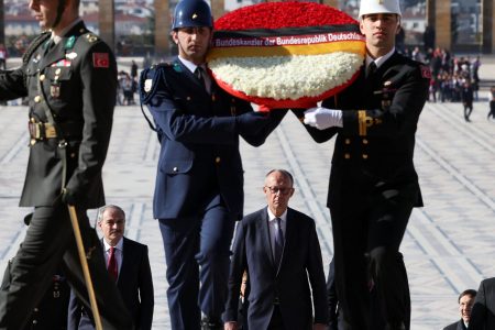 Με όπλο τα Eurofighter, ο Μερτς «στρώνει χαλί» στον Ερντογάν για SAFE