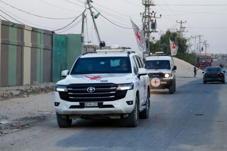 Γάζα: Η Χαμάς παρέδωσε άλλες δύο σορούς ομήρων – Από μια κλωστή η εκεχειρία