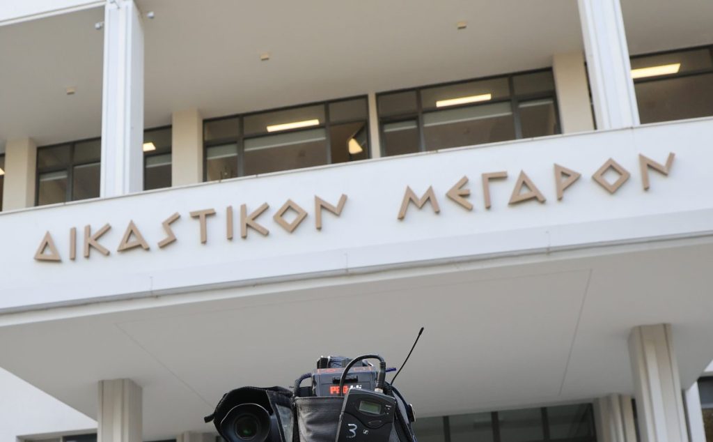 Τέμπη: Ένταση στη δίκη για τις κάμερες – Διακοπή της διαδικασίας