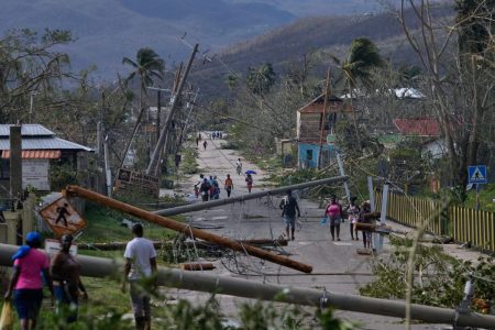 Επιταχύνει ο Τυφώνας Μελίσσα, στο στόχαστρο οι Βερμούδες
