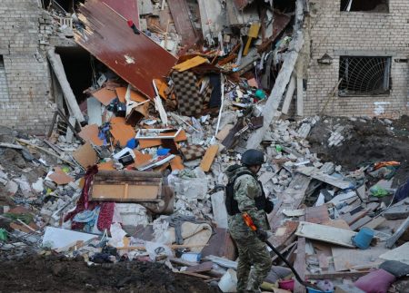 Ουκρανία: Τρεις νεκροί, ανάμεσα τους ένα παιδί, από ρωσική επίθεση με drones και πυραύλους