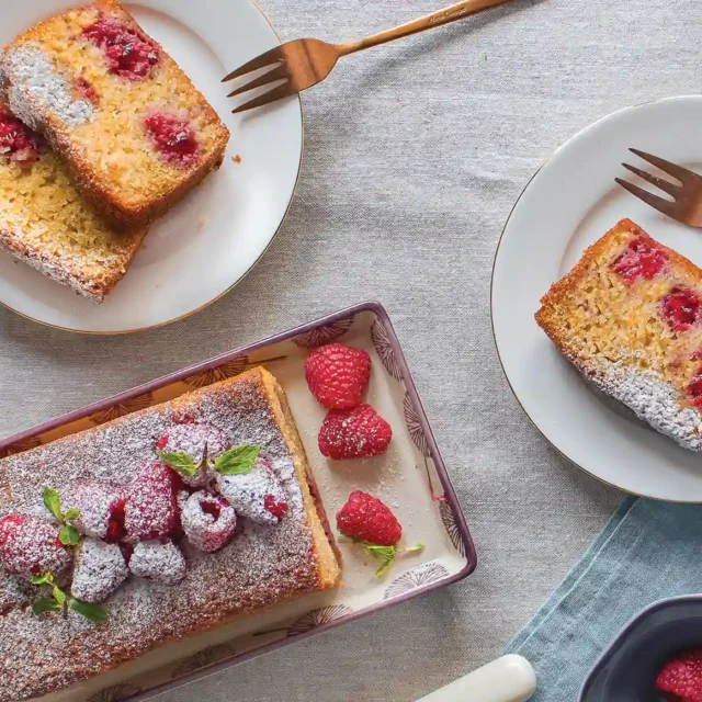 Eύκολο κέικ λάιμ με βατόμουρα