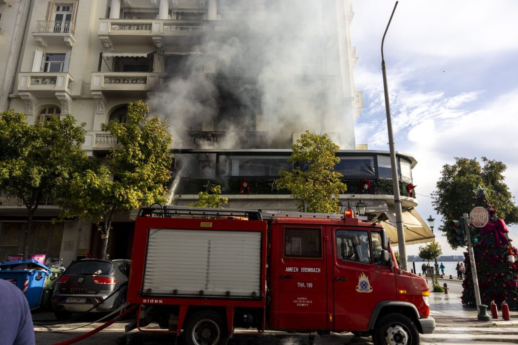 Θεσσαλονίκη: Φωτιά σε κατάστημα εστίασης στη Λεωφ. Νίκης