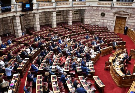 Είναι λύση μια κυβέρνηση συνεργασίας;