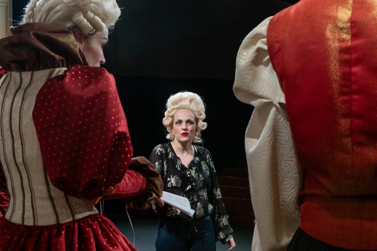 Έλενα Μαυρίδου επί το έργο. Φωτ.: Σίσσυ Μόρφη