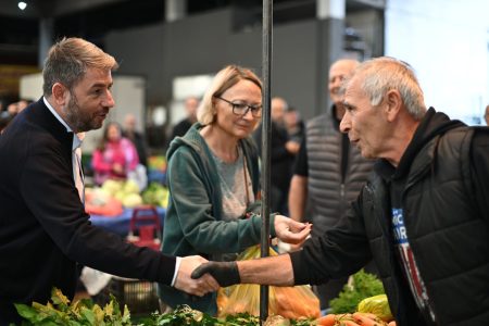 Ανδρουλάκης από Θεσσαλία: «Θα ενώσουμε τον ελληνικό λαό σε ένα σχέδιο ανατροπής»