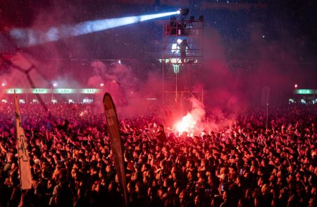 Ο ΛΕΞ έβαλε «φωτιά» στο Καυταντζόγλειο με 45.000 κόσμο (εικόνες)