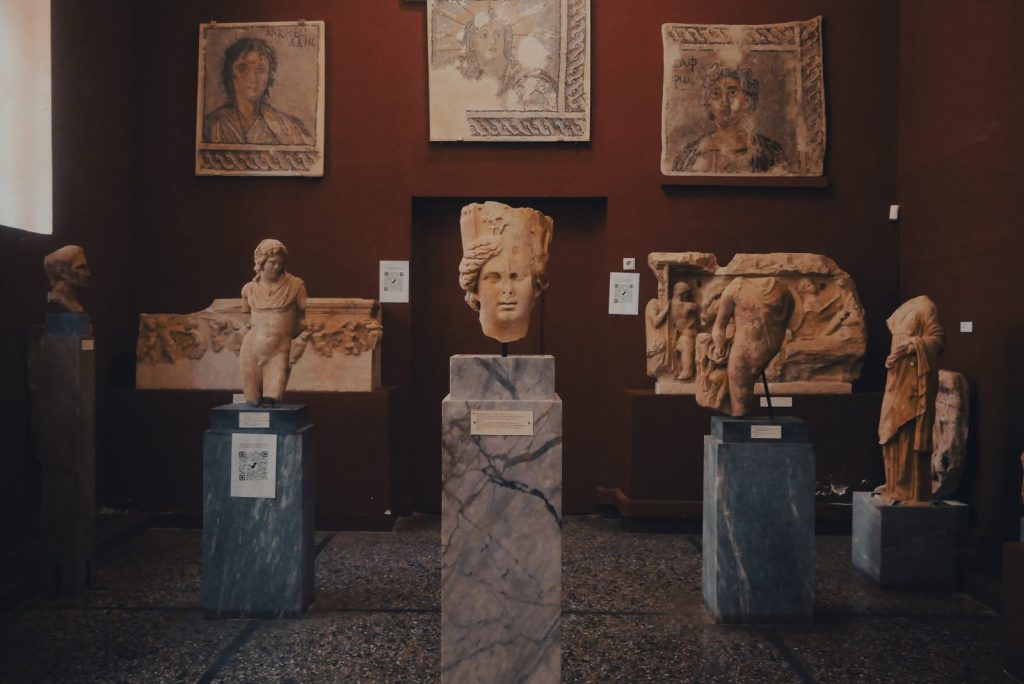 Ιστορία «στριμωγμένη» σε επτά αίθουσες