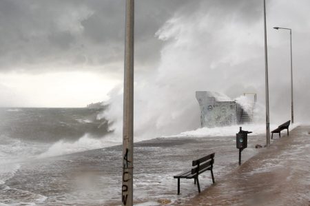 Καιρός: Το φθινόπωρο επιστρέφει – Πού θα βρέξει την Τρίτη